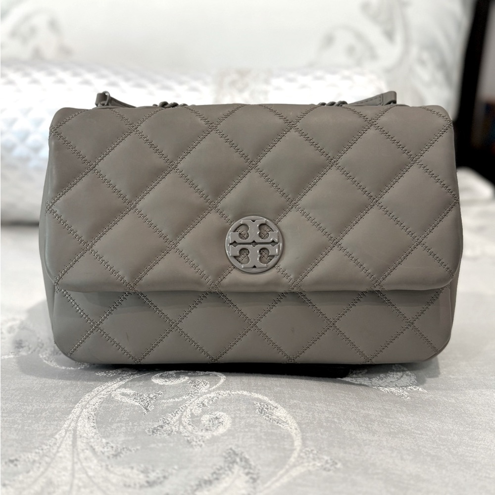 Tory Burch Gray Crossbody Handbag With Gray Chain